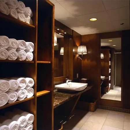 Space Deluxe Apartments In Old Town דירה *